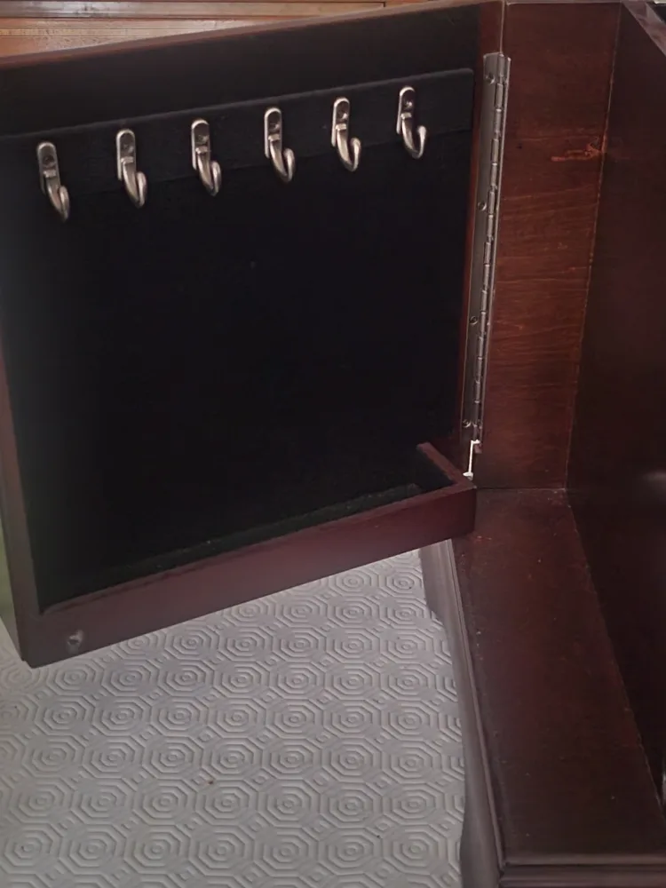 Jewellery Armoire image indicator(5)