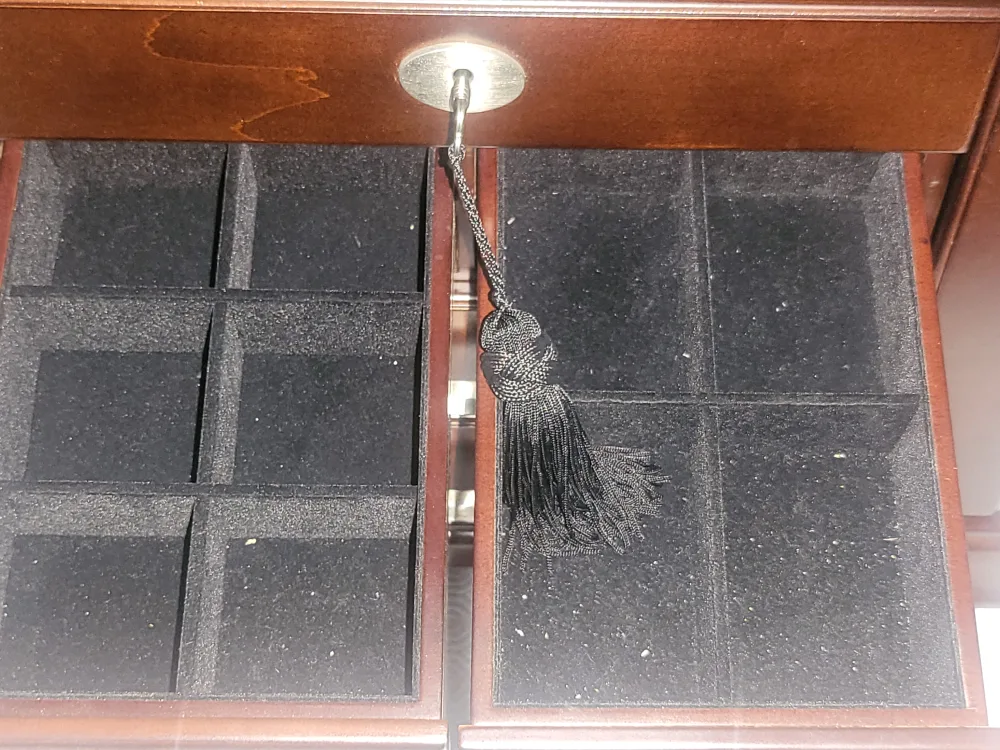 Jewellery Armoire image indicator(6)