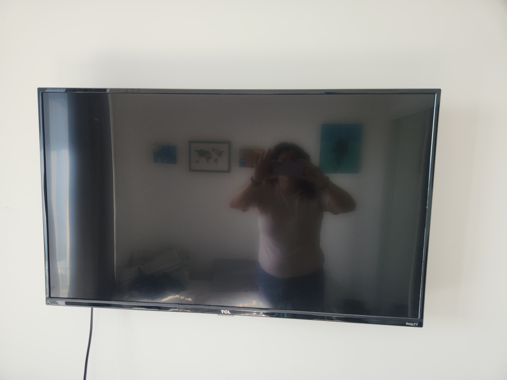 TCL 43' Roku TV - photo 2