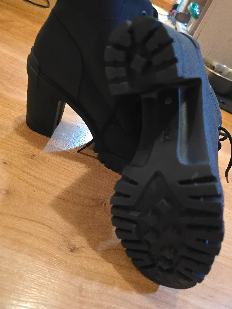 Timberland Black Lace Up Boots. NEW 💚 image indicator(2)