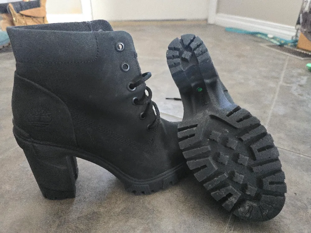 Timberland Black Lace Up Boots. NEW 💚 image indicator(4)