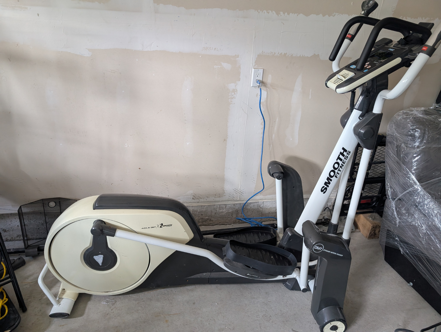 Smooth Fitness Agile DMT X2 Elliptical