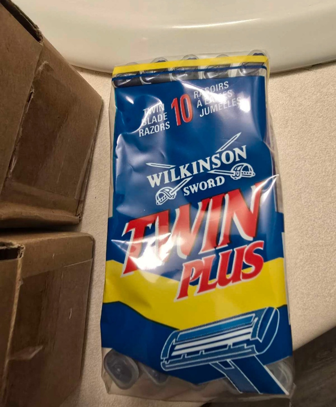 Wilkinson Sword Twin Plus Razors - 10 Pack - photo 2