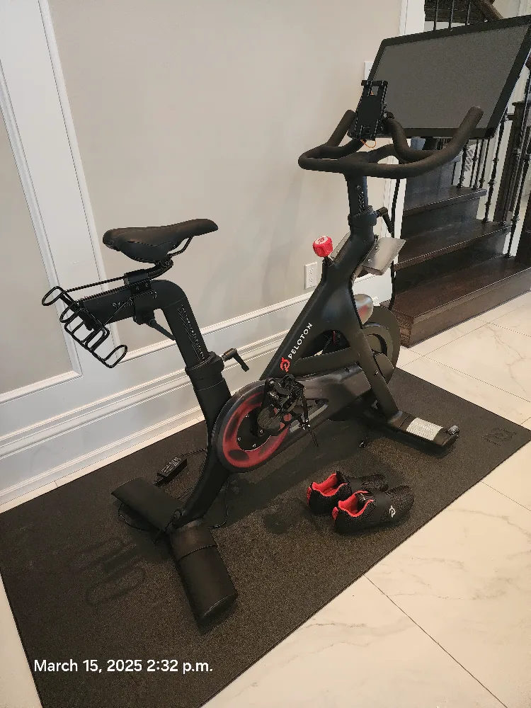 Peloton Stationary Bike - $3k value! image indicator(2)