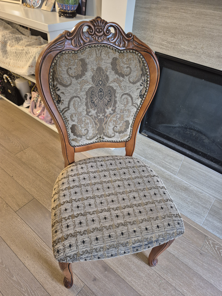Antique Style Accent Chair