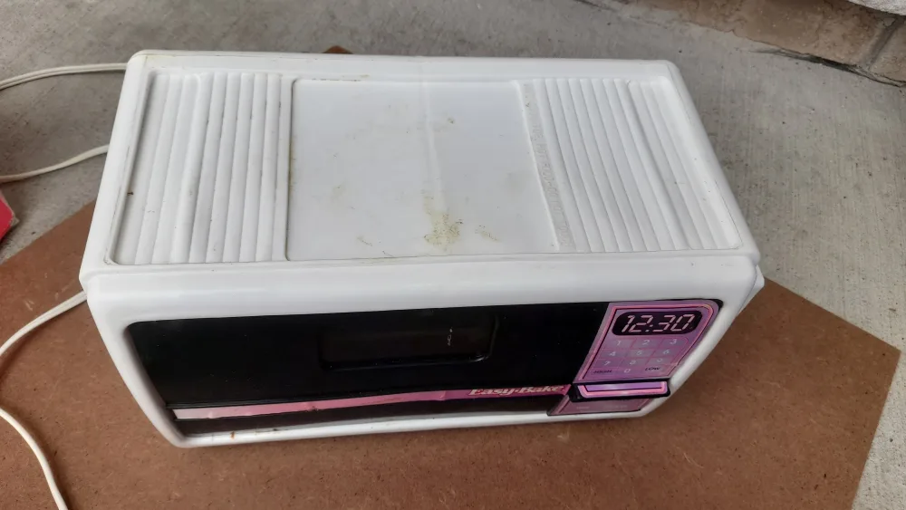 Easy-Bake Oven - Vintage Toy thumbnail