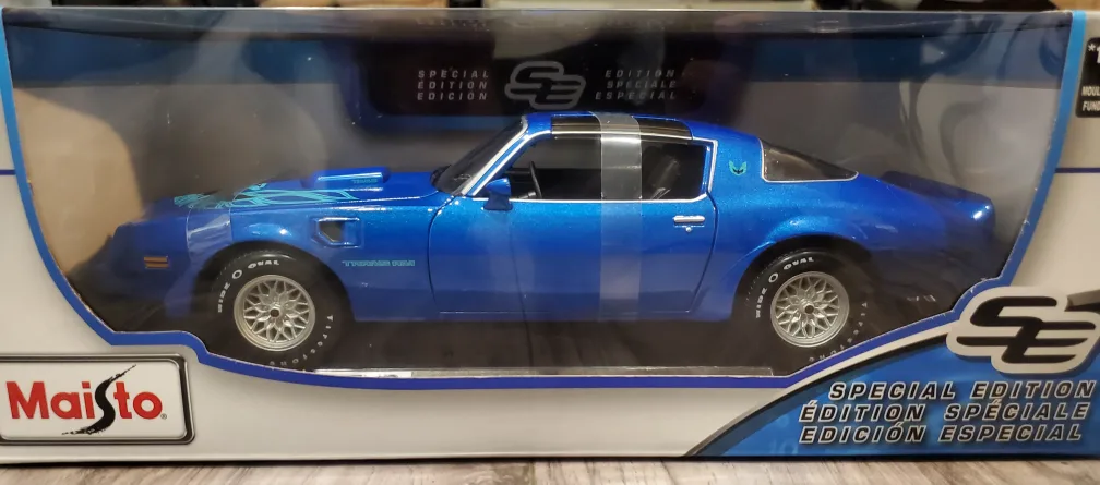 Maisto Pontiac Firebird Trans Am - Sealed image indicator(2)
