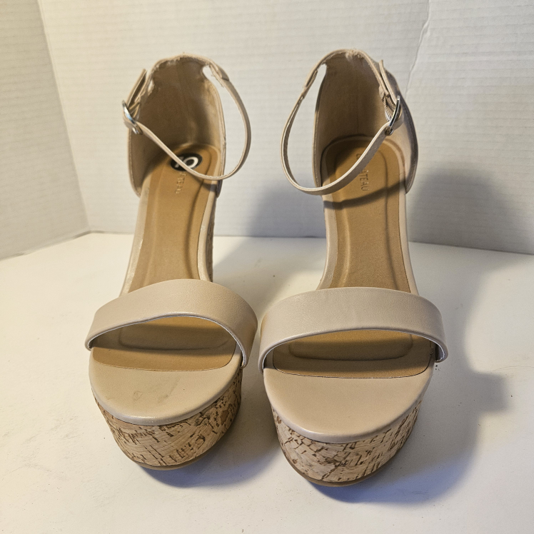 Le Chateau Leather Wedge Heel Sandals Nude Size 10 NWOB - photo 2