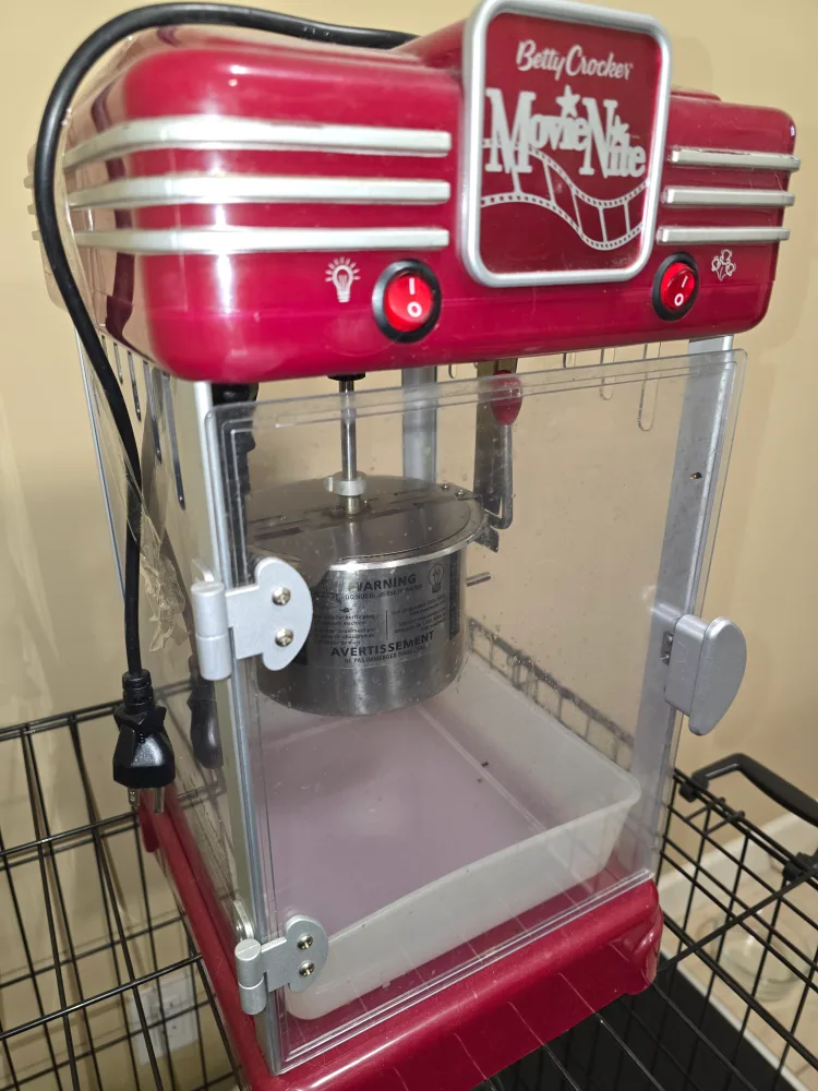 Betty Crocker Movie Nite Popcorn Machine thumbnail