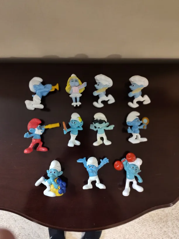 Smurfs Figurines Lot of 12 image indicator(2)