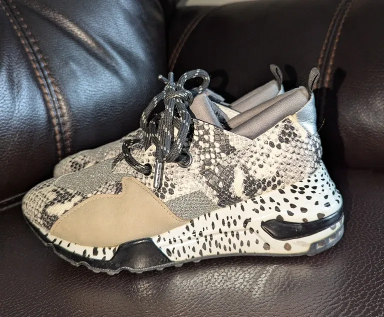 Steve Madden 'Cliff Sneaker' - Size 7.5 thumbnail