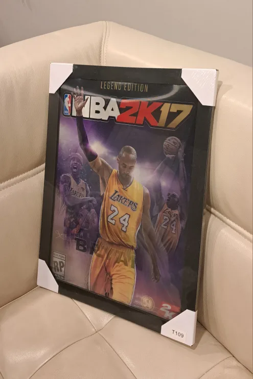 !RARE! 🏀 Kobe Bryant 🏀 Holographic Framed Poster image indicator(4)