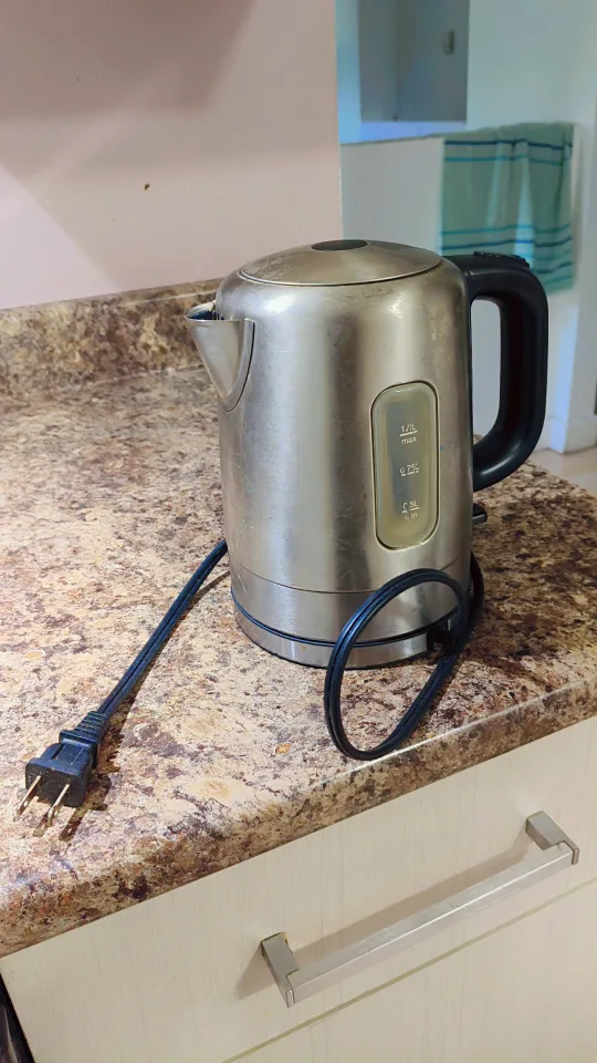 Electric Kettle - Silver FreeCycle thumbnail