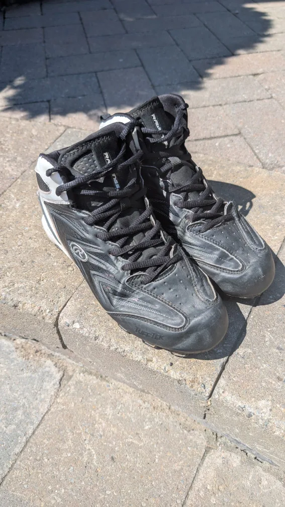 Rawlings Renegade Baseball Cleats - Youth US Size 5 image indicator(2)