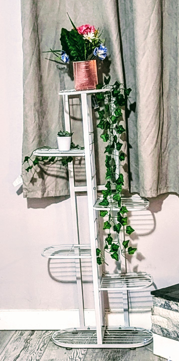 White Metal Plant Stand
