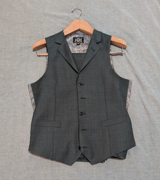 Joseph Abboud 3 Piece Suit image indicator(2)