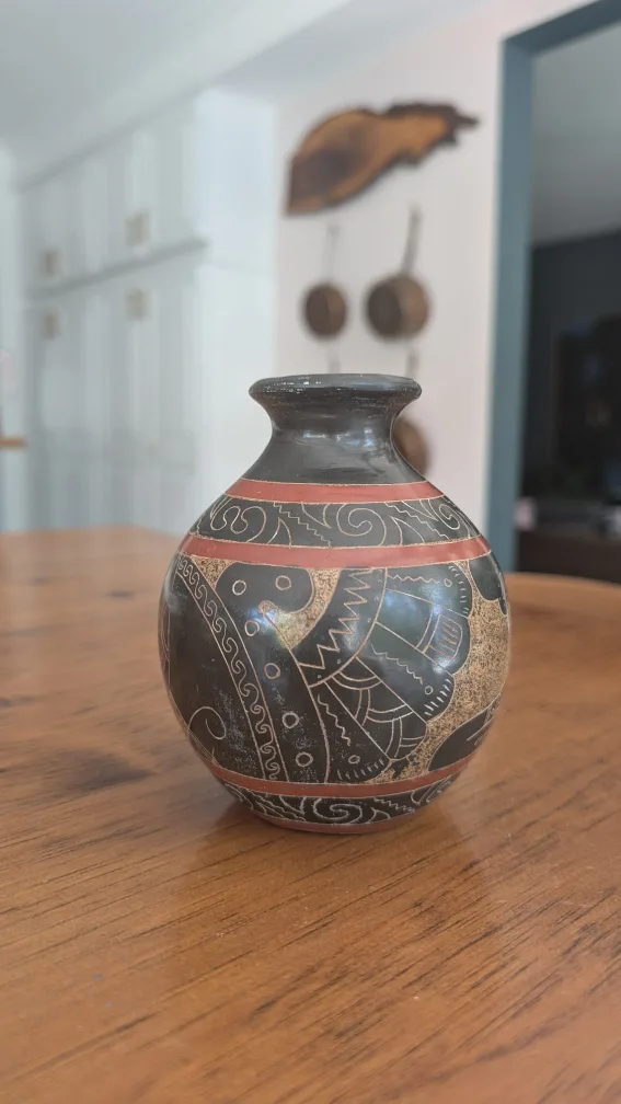 Pottery of San Juan de Oriente by Alfredo Espinoza thumbnail