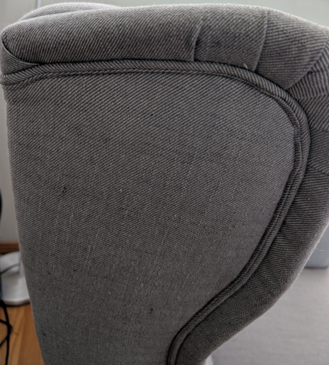Free - Grey Wingback Chair with Ottoman - photo 3
