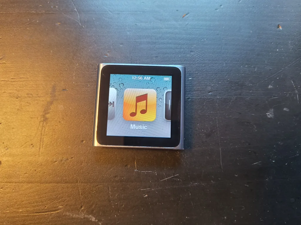 iPod Nano 6th Gen (8GB Blue) thumbnail