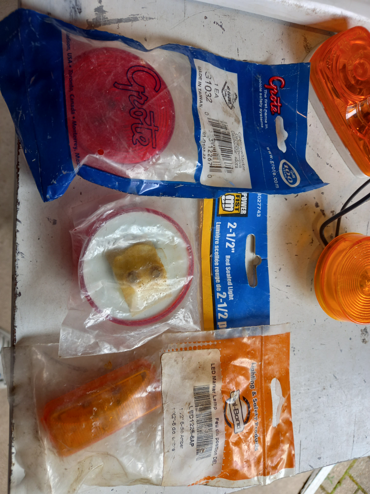 Selection of Automotive Lighting Components - photo 2