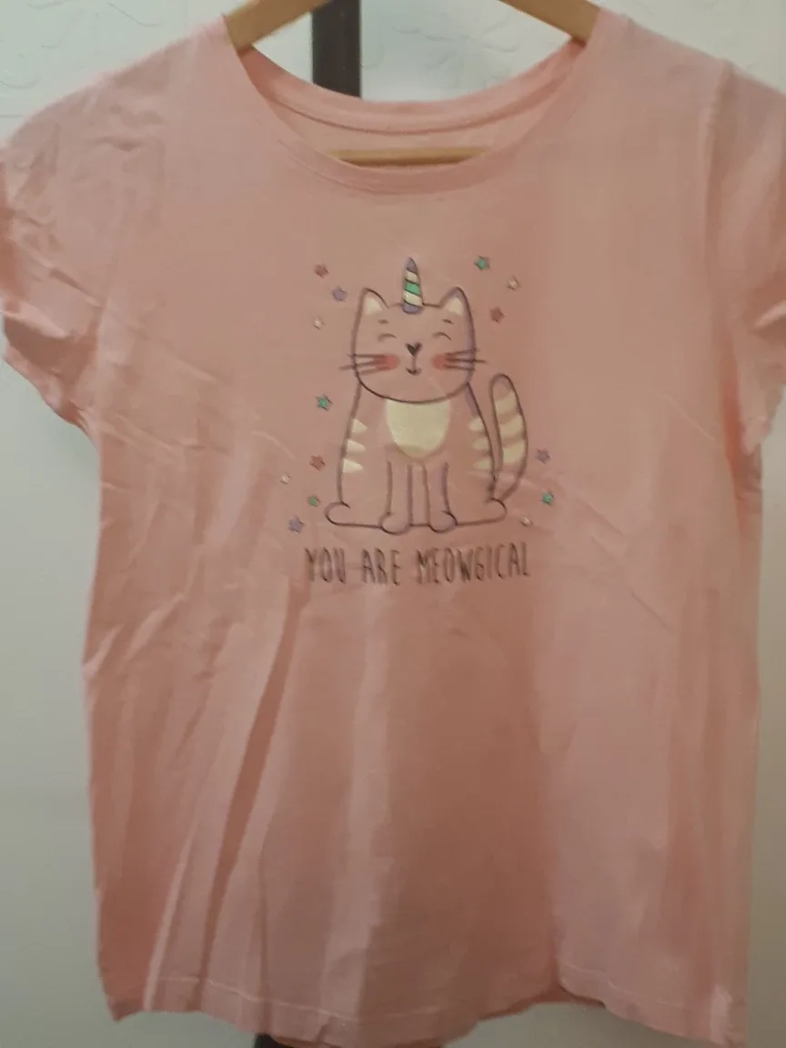 Girls' assorted t-shirts, Size XL image indicator(7)