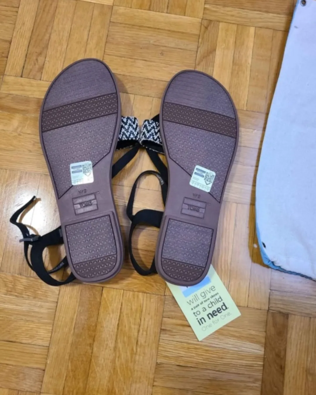 TOMS Women's Sandal - Size 9 image indicator(3)