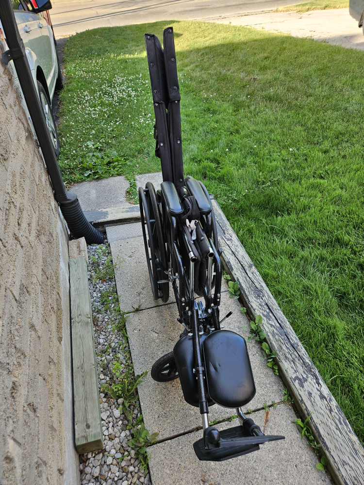 Medline Folding Cloth Wheelchair - photo 4