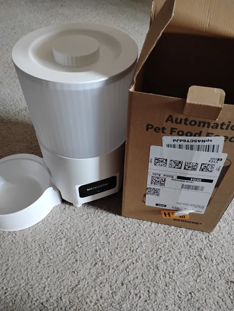 Wenhome Automatic Pet Food Feeder thumbnail