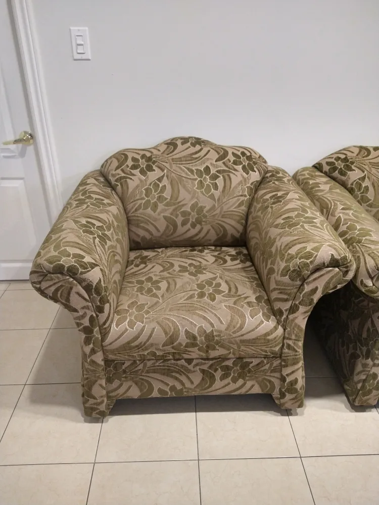 Vintage Floral Sofa and Armchair Set - Excellent Condition image indicator(2)