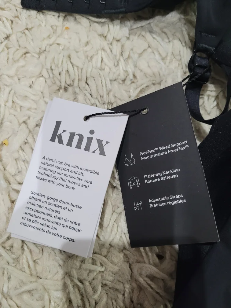 Knick's FreeFlex Demi Bra - Size 32B image indicator(3)