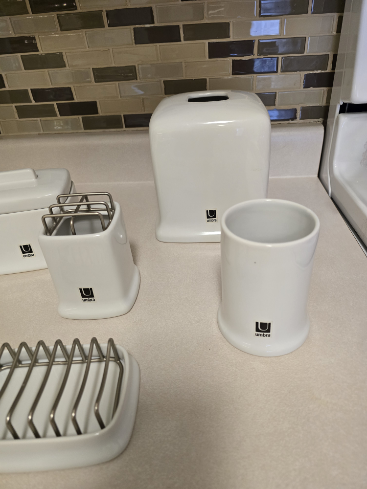 Umbra Bathroom Accessories Set - photo 5
