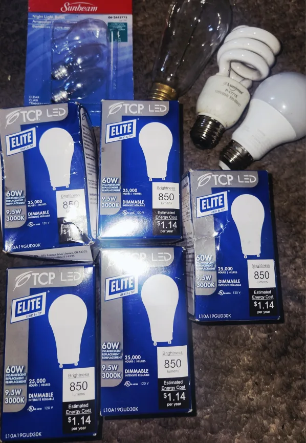 Variety of 10 Light Bulbs thumbnail