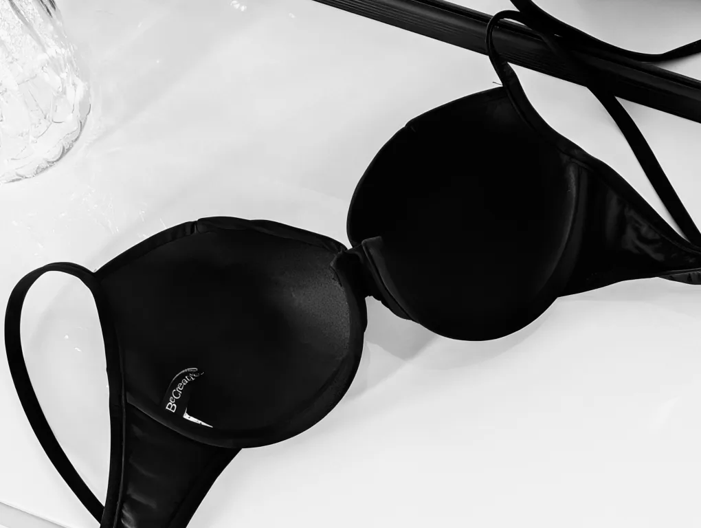 Beautiful Black Bikini Bra 🖤🏖️👙 image indicator(5)