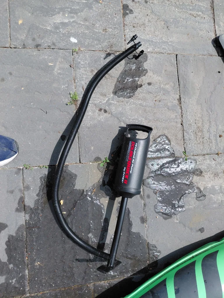 Intex Challenger K1 Kayak with Paddle & Pump image indicator(3)