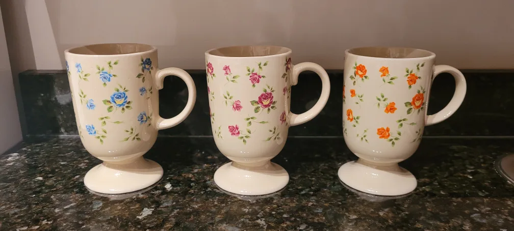 Set of 3 beautiful floral design mugs - excellent condition image indicator(2)