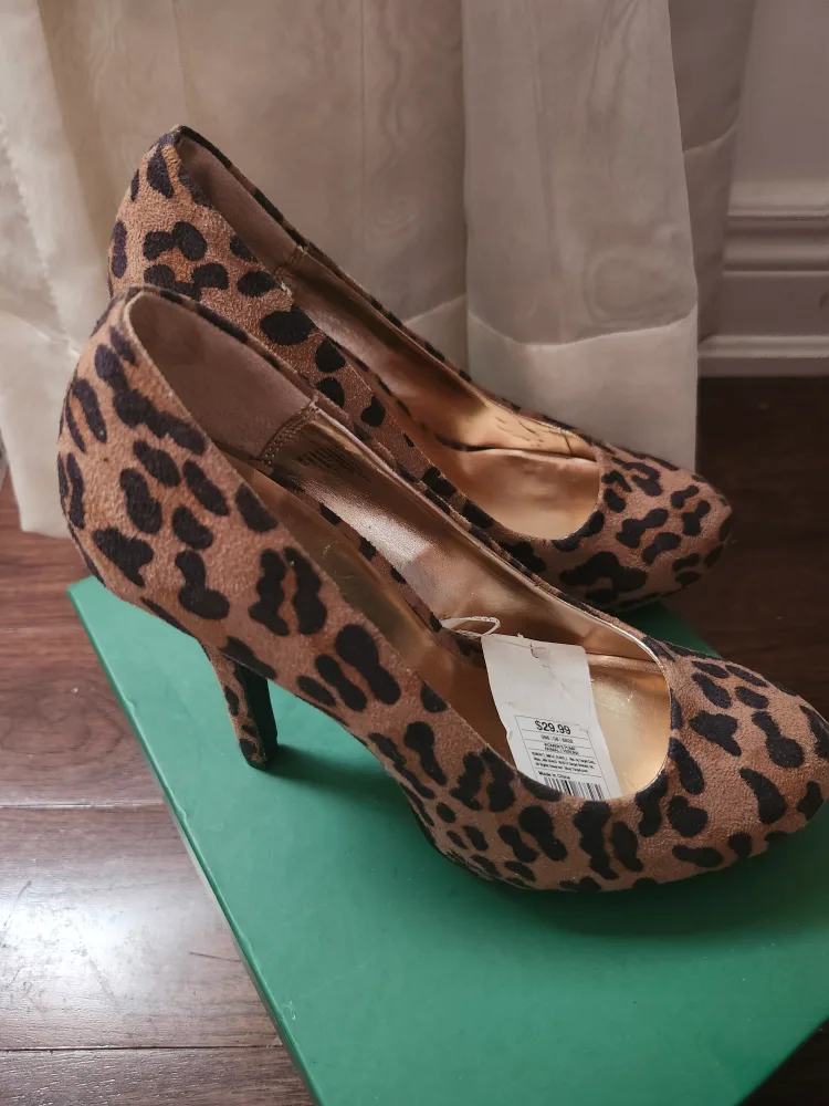 Mossimo Animal Print Heels - Size 8 image indicator(2)