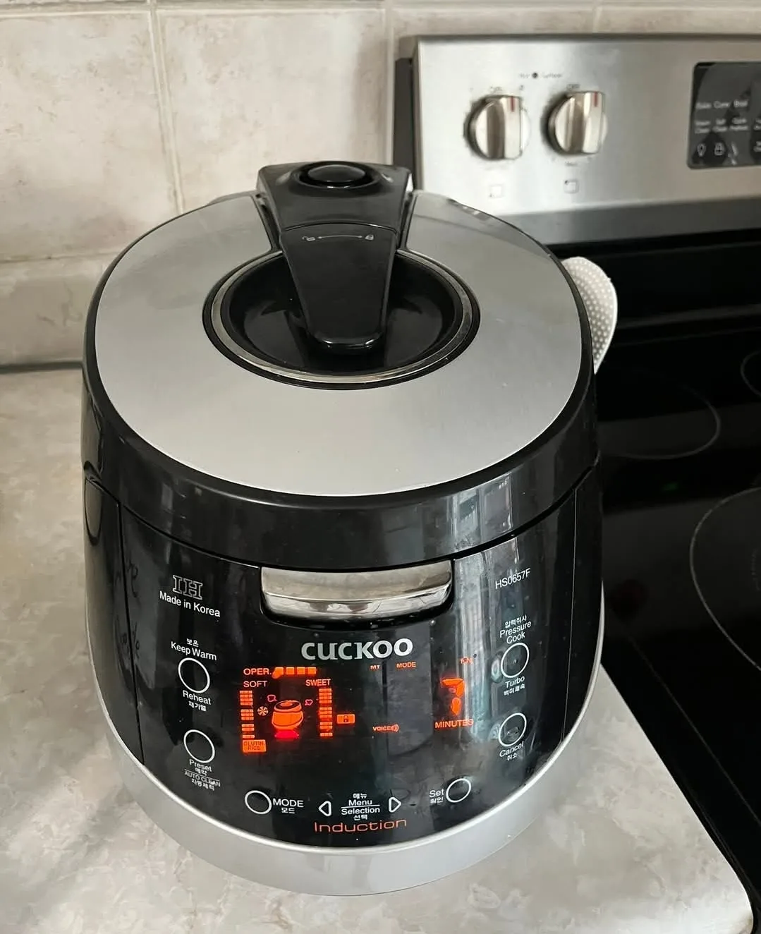 Cuckoo HS0657F Induction Rice Cooker thumbnail