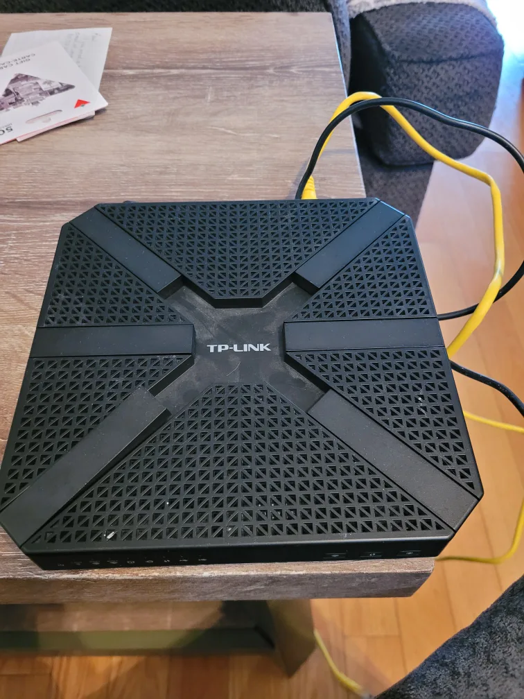 TP-Link AC3200 Wireless Tri-Band Gigabit Router thumbnail