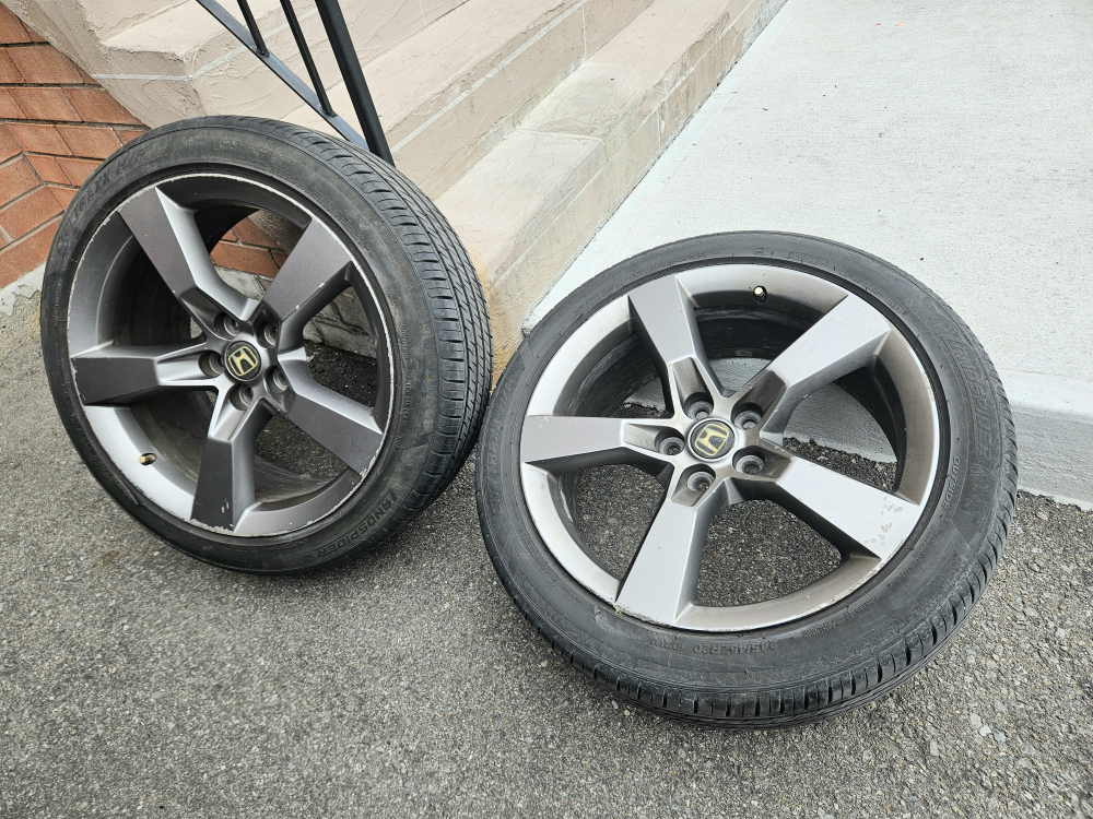 Set of 4 - 245/45ZR20 all season tires with Alloy rims - photo 2
