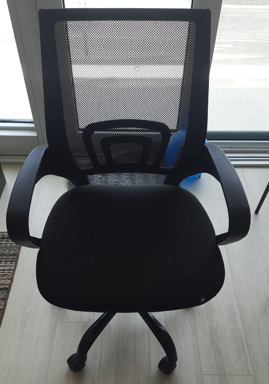 Black Mesh Office Chair