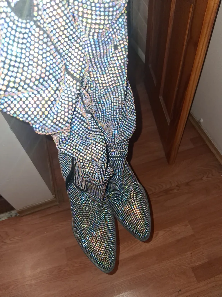 Rhinestone Boots image indicator(3)