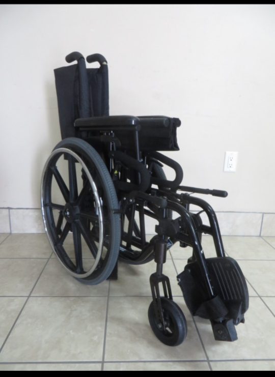 Foldable Wheelchair - photo 2