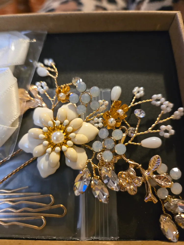 Wedding Hair Accessories Set thumbnail
