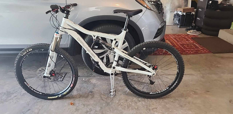 Full Suspension Mountain Bike