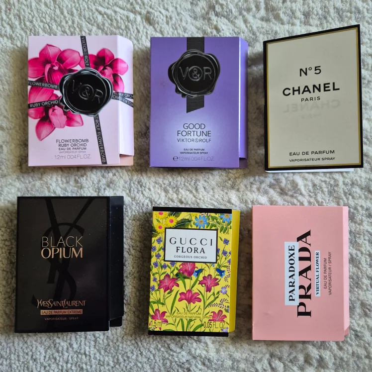 Assorted Perfume Samples thumbnail
