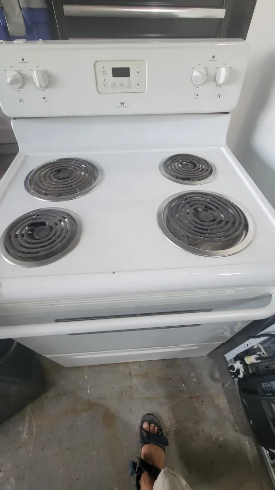 White Whirlpool Electric Range image indicator(2)