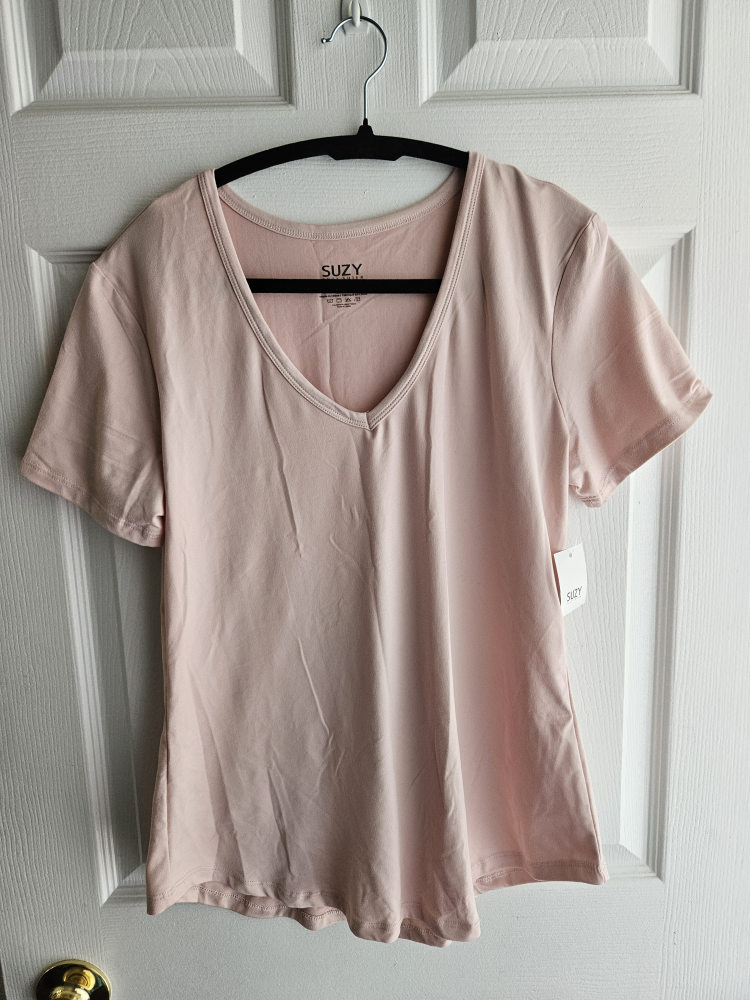 SUZY V-Neck T-Shirt, Size M