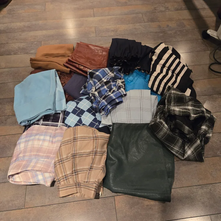 Assorted Women's Clothes XXS, XS, S image indicator(4)