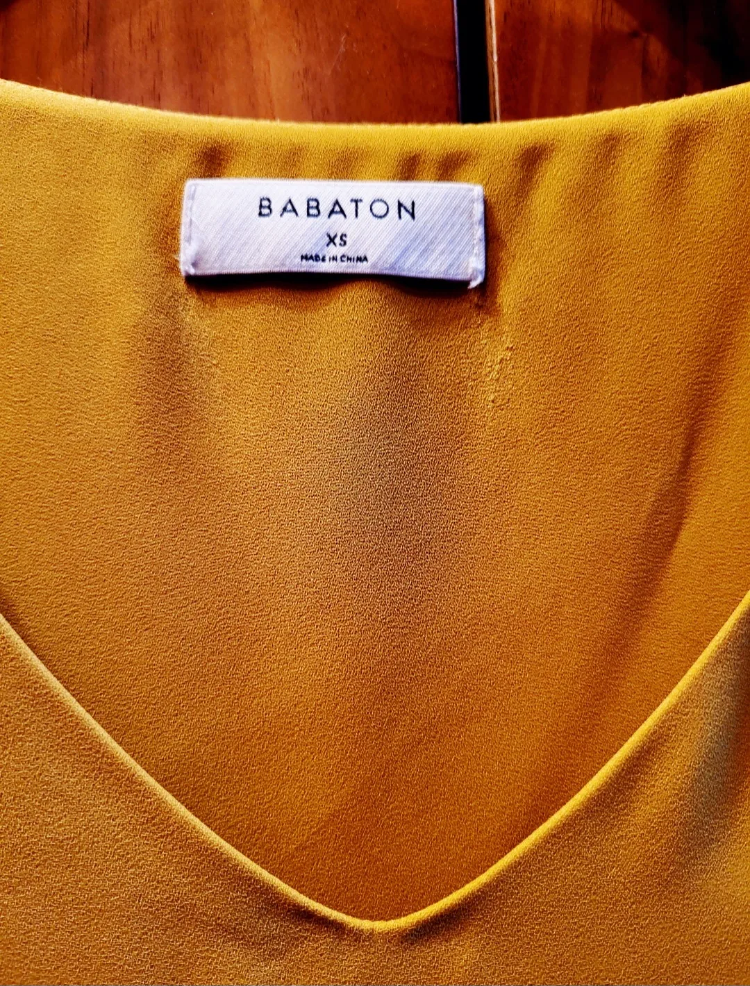 ❣️ Aritzia Babaton Murphy Blouse Mustard Yellow Sleeveless image indicator(8)