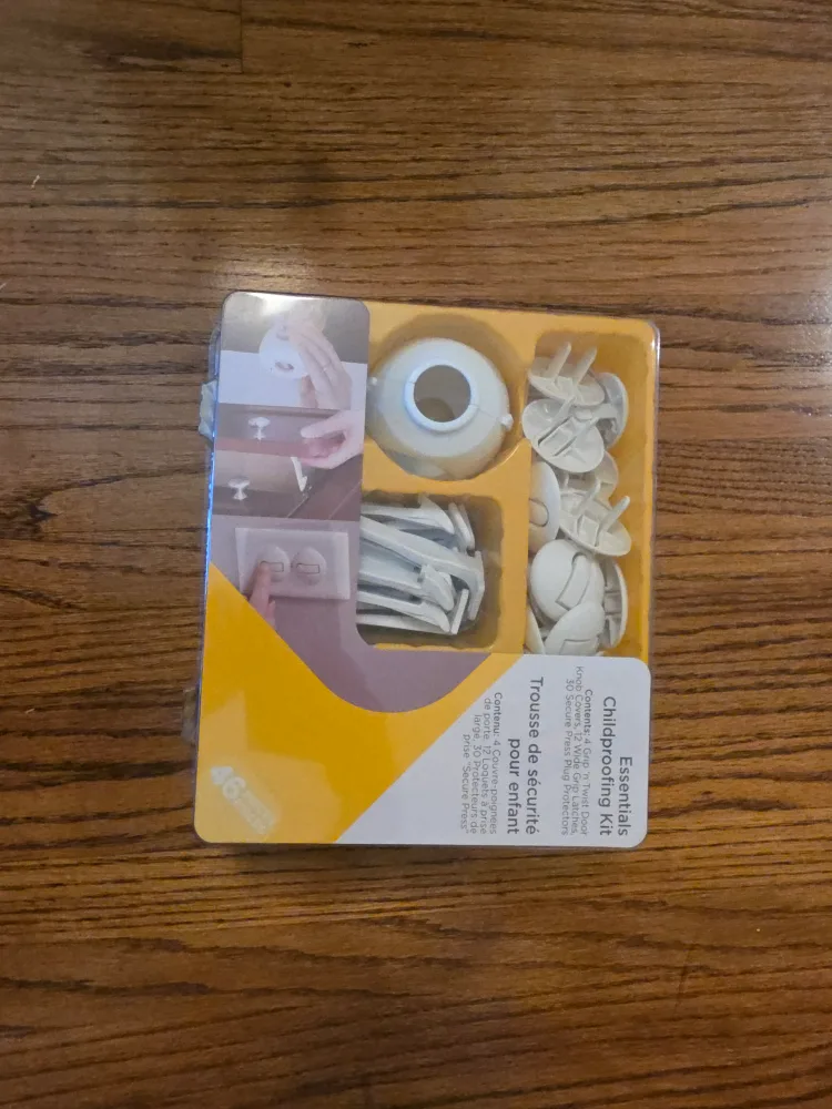 Safety 1st Essentials Childproofing Kit (46 Pieces) thumbnail